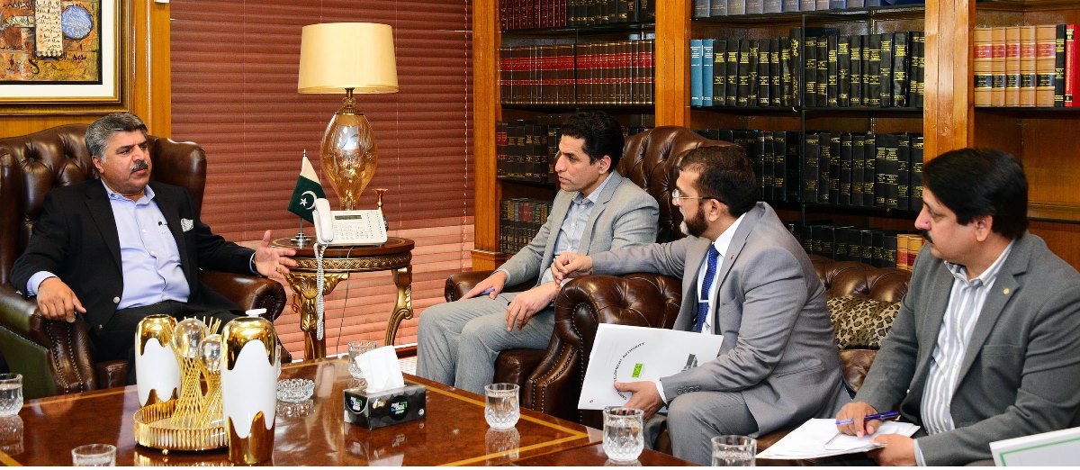 Islamabad 05.03.2024: Deputy Speaker National Assembly Syed Ghulam Mustafa Shah in a meeting with Chairman CDA Capt (R) Anwar ul Haq at Parliament House