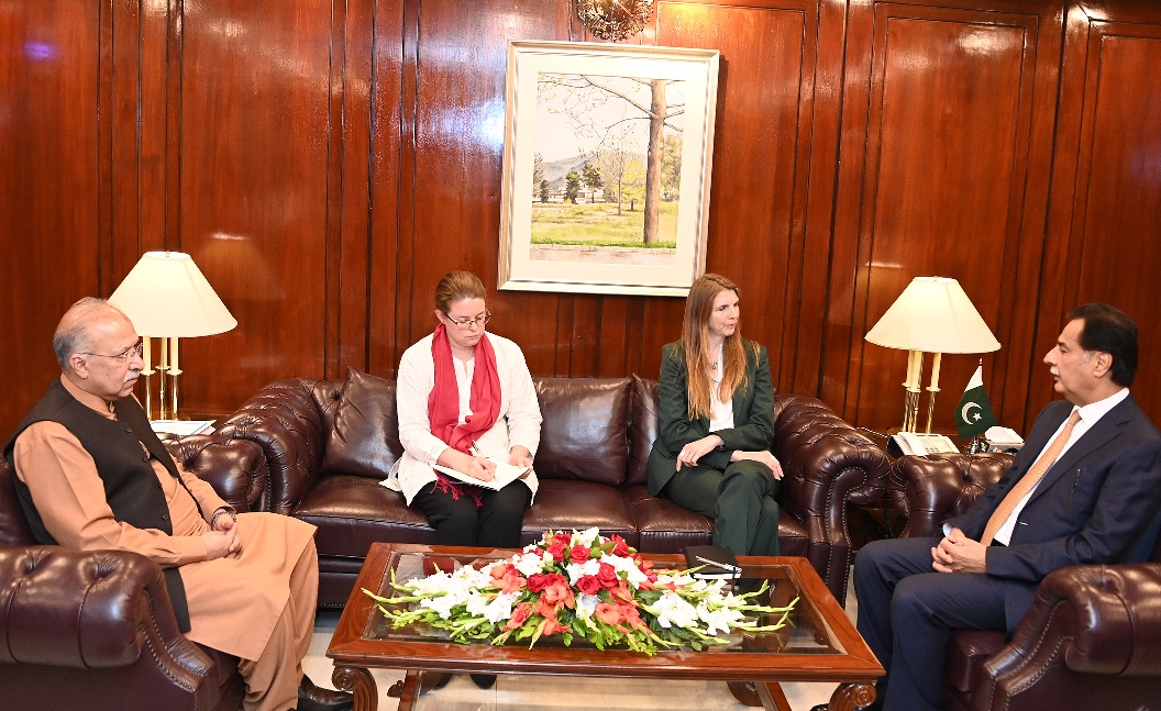 Islamabad 18.04.2024: British High Commissioner Ms.Jane Marriot called on Speaker National Assembly Sardar Ayaz Sadiq at Parliament House 