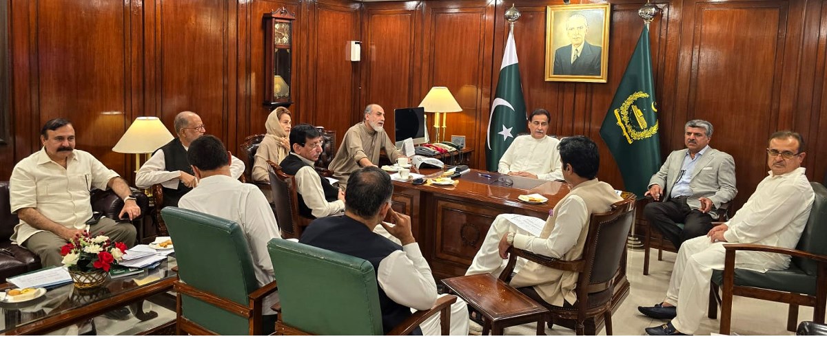 Islamabad: 13.05.2024: Speaker National Assembly Sardar Ayaz Sadiq presiding the meeting to discuss matters related to present and upcoming Budget Session of National Assembly at Parliament House. 
