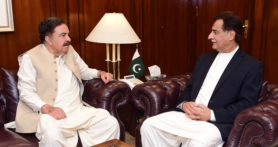 Islamabad 14.05.2024: Governor Balochistan Sheikh Jaffar Khan Mandokhail called on Speaker National Assembly Sardar Ayaz Sadiq at Parliament House