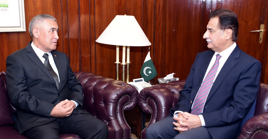 Islamabad 15.05.2024: Ambassador of Turkmenistan Mr. Atadjan Movlamov called on Speaker NA Sardar Ayaz Sadiq at Parliament House