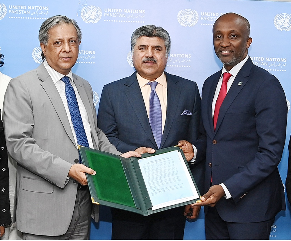 Islamabad 05.08.2024: Deputy Speaker National Assembly Syed Ghulam Mustafa Shah leads delegation of Parliamentary Leaders to UN Resident & Humanitarian Coordinator to Pakistan office and presents National Assembly Resolution on Palestine.