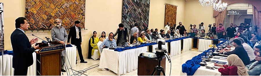 Islamabad 03.09.2024: Speaker of National Assembly Sardar Ayaz Sadiq addressing the participants of the Seminar on " Parliamentary consultation on strategic options for electricity distribution system in Pakistan.