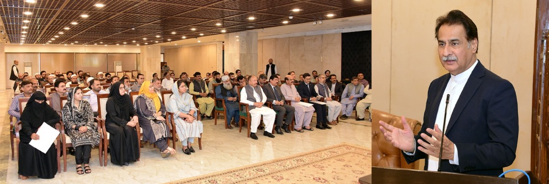 Islamabad 05.09.2024 Speaker N.A Sardar Ayaz Sadiq addressing the recently promoted employees of National Assembly Secretariat at Parliament House