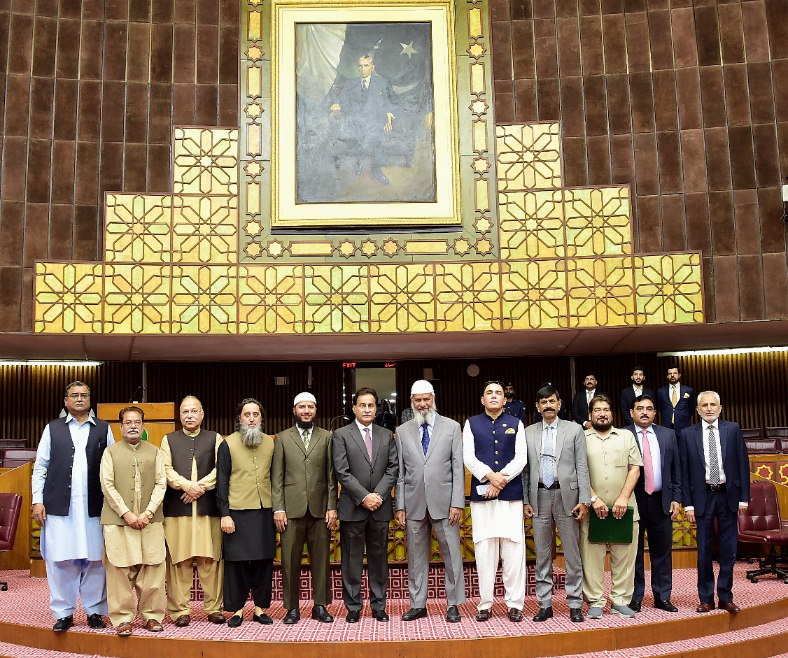Islamabad 01.10.2024: Renowned Islamic Philosopher Dr. Zakir Abdul Karim Naik called on Speaker National Assembly Sardar Ayaz Sadiq at Parliament House