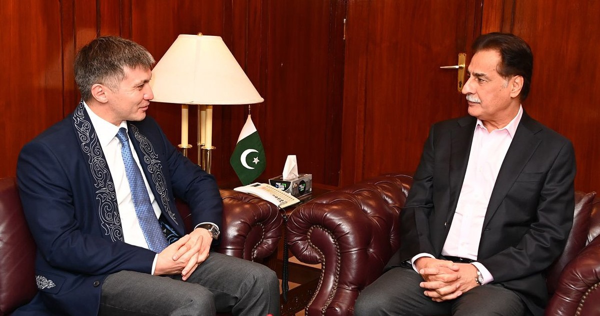 Islamabad 05.11.2024: Ambassador of Kazakhstan Mr. Yerzhan Kistafin called on Speaker National Assembly Sardar Ayaz Sadiq at Parliament House