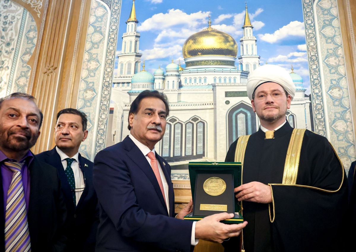 27th November 2024; Speaker National Assembly, Sardar Ayaz Sadiq called on the Deputy Chairman of the Council of Muftis, Professor Damir Mukhetdinov, today during his official visit at the Cathedral Mosque in Moscow, Russia. 