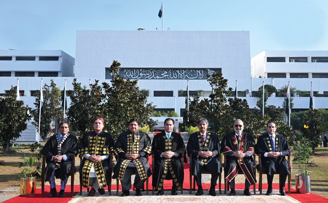 Islamabad 19.12.2024: Speaker National Assembly Sardar Ayaz Sadiq in a group photo with Speakers of Provincial Assembly & Legislative Assembly on the occasion of 18th Speakers Conference at Parliament House.