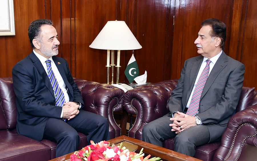 Islamabad 14.01.2025: Ambassador of Türkiye Dr. Irfan Neziroglu called on Speaker National Assembly Sardar Ayaz Sadiq at Parliament House