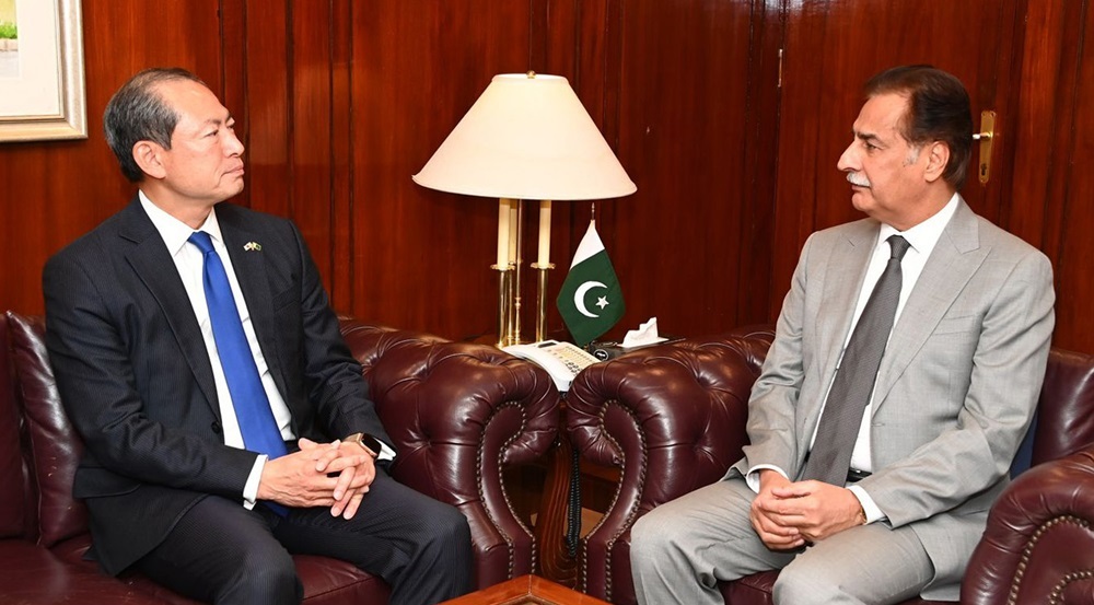 Islamabad 28.01.2025: Ambassador of Japan Mr. Akamatsu Suichi called on Speaker National Assembly Sardar Ayaz Sadiq at Parliament House.