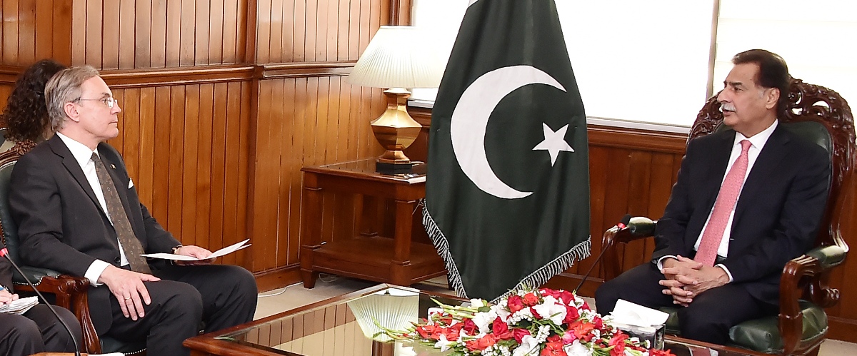Islamabad 14.04.2025: EU Parliamentary delegation led by Mr. Serban Dimitrie Sturdza (ECR Romania) Chair of the Delegation for Relations with Countries of South Asia called on Speaker National Assembly Sardar Ayaz Sadiq at Parliament House