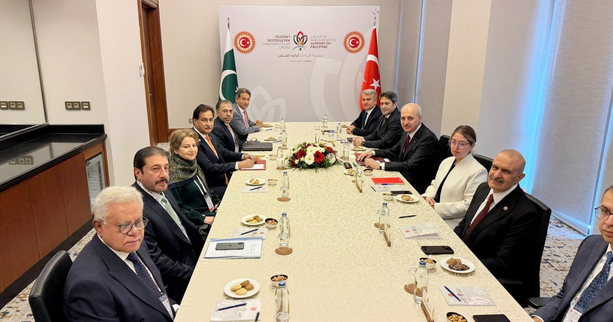 Istanbul 19.04.2025: Pakistani Parliamentary delegation headed by Speaker National Assembly Sardar Ayaz Sadiq in a meeting with Speaker of the Grand National Assembly Turkiye, Numan Kurtumus, on the sidelines of the Parliamentary Speakers’ Conference in Support of Palestine