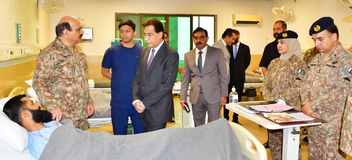 Islamabad 14-05-2025: Speaker National Assembly Sardar Ayaz Sadiq visited CMH Rawalpindi to inquire about the wellbeing of those injured in the aftermath of the shameful Indian attack on Pakistan.