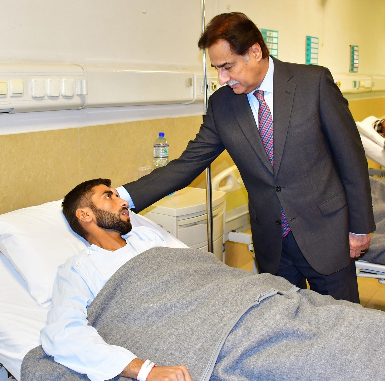 Islamabad 14-05-2025: Speaker National Assembly Sardar Ayaz Sadiq visited CMH Rawalpindi to inquire about the wellbeing of those injured in the aftermath of the shameful Indian attack on Pakistan.