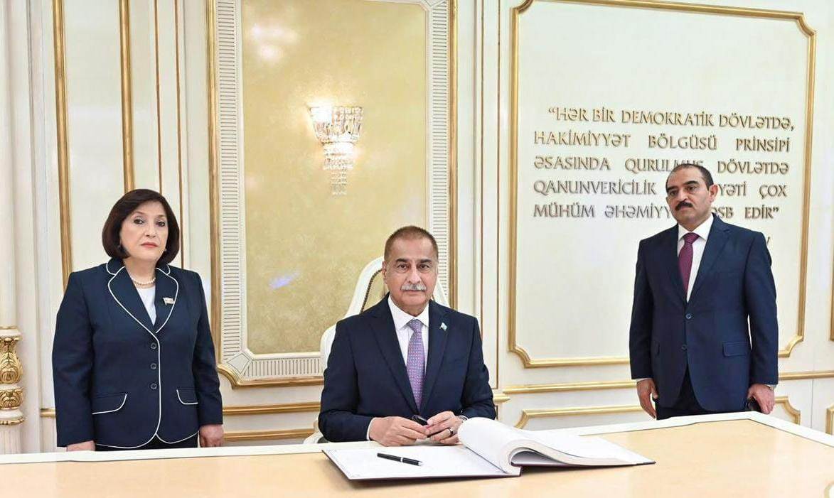 Baku 7th July 2025: Speaker National Assembly of Pakistan Sardar Ayaz Sadiq inscribed his remarks in the guest book of the Milli Majlis of the Republic of Azerbaijan