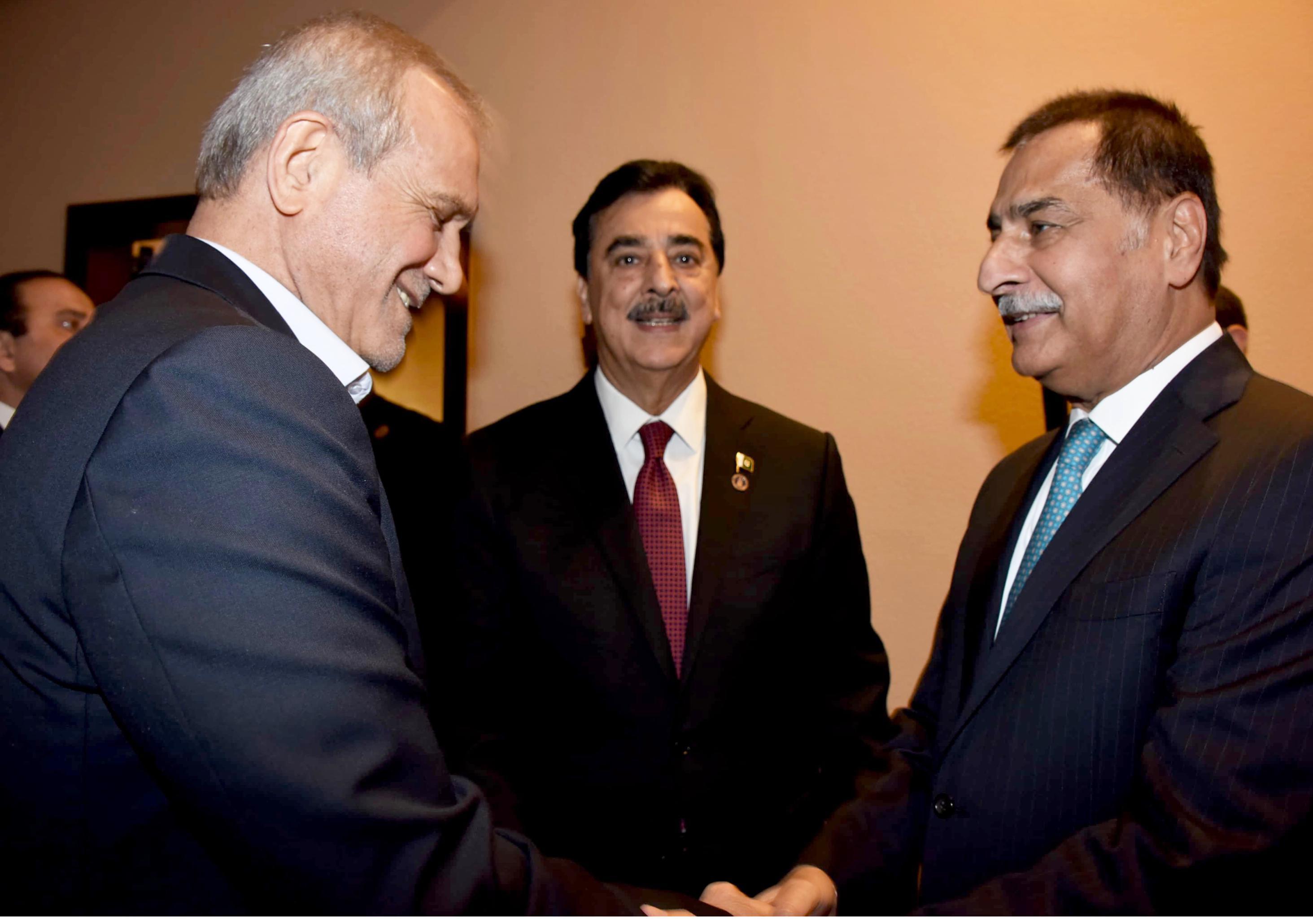 Islamabad 03.08.2025: Speaker National Assembly sardar Ayaz sadiq Welcoming the  President of Iran H.E. Dr. Masoud pezeshkian.