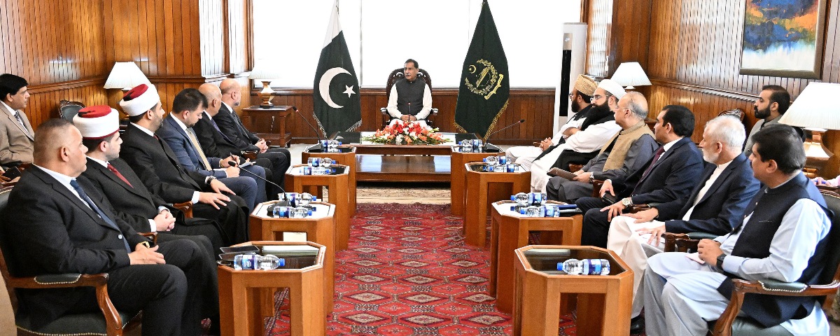 Islamabad 05.09.2025: Speaker National Assembly Sardar Ayaz Sadiq in a meeting with Advisor to the President of Palestine on Religious Affairs & Chief Justice of the Shariat Court Mr. Mahmoud Siddiqi Alhabash at Parliament House