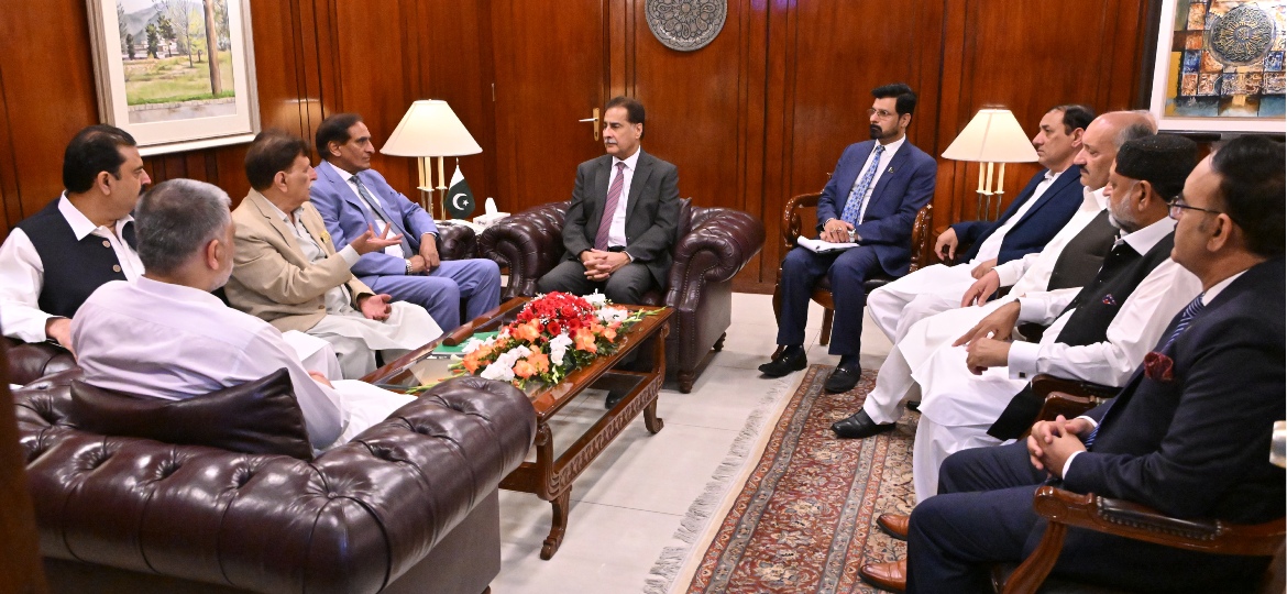 Islamabad 17.09.2025:Speaker National Assembly Sardar Ayaz Sadiq in a meeting with Speaker Azad Jammu and Kashmir Legislative Assembly Chaudhry Latif Akbar at Parliament House.