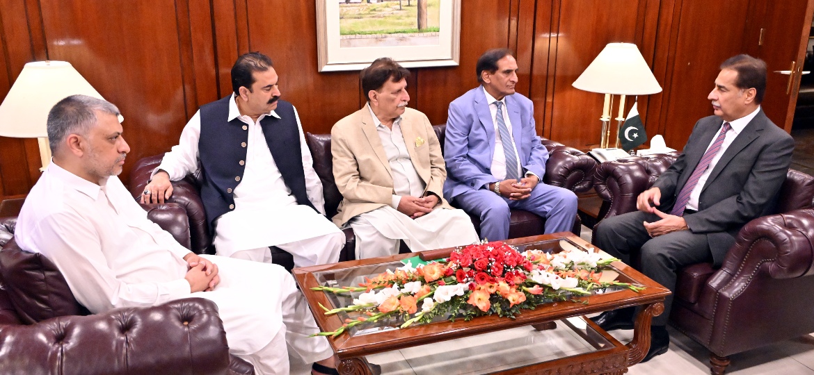 Islamabad 17.09.2025:Speaker National Assembly Sardar Ayaz Sadiq in a meeting with Speaker Azad Jammu and Kashmir Legislative Assembly Chaudhry Latif Akbar at Parliament House.