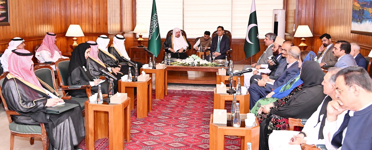 Islamabad 07.10.2025: Speaker National Assembly Sardar Ayaz Sadiq in a meeting with Saudi Parliamentary Delegation led by Chairman of Shura Council of the Kingdom of Saudi Arabia Dr. Abdullah bin Mohammed bin Ibrahim Al-Sheikh at Parliament House.