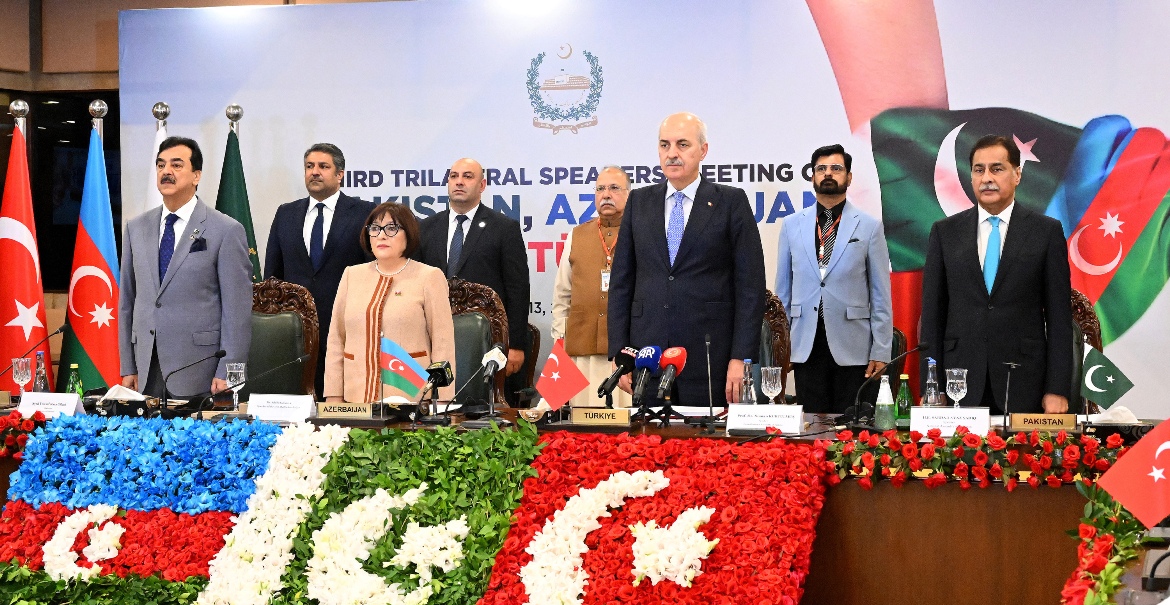 Islamabad 13.10.2025: Speaker National Assembly Sardar Ayaz Sadiq along with Speaker of the Grand National Assembly of Turkiye Mr. Numan Kurtulmus , Speaker of the Milli Majlis of Azerbaijan Ms. Sahiba Gafarova and Chairman Senate of Pakistan Syed Yousaf Raza Gillani listening to the National Anthem on the occasion of Inaugural Session of the Third Trilateral Speakers Meeting of Azerbaijan, Pakistan and Turkiye at Parliament House