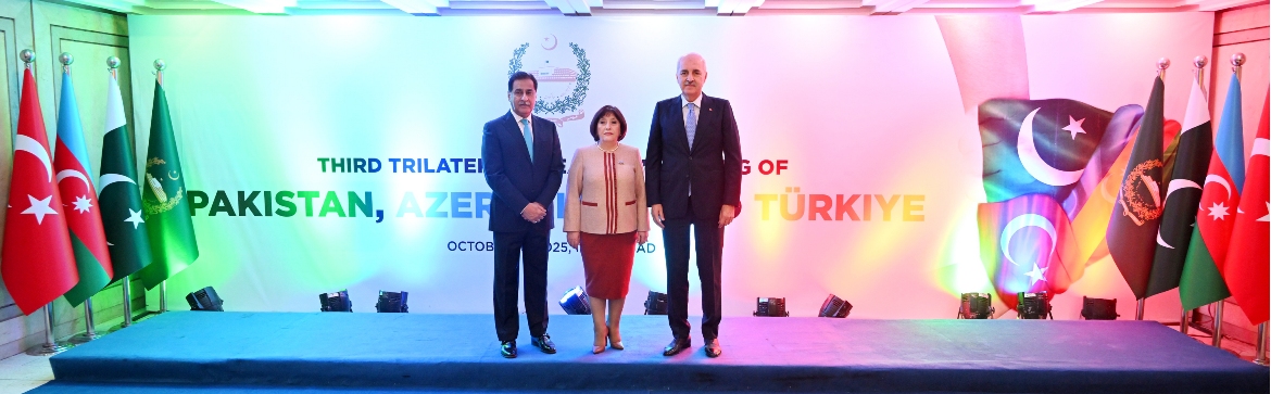 Islamabad 13.10.2025: Speaker National Assembly Sardar Ayaz Sadiq in a group photo with Speaker of the Grand National Assembly of Turkiye Mr. Numan Kurtulmus and Speaker of the Milli Majlis of Azerbaijan Ms. Sahiba Gafarova on the occasion of Third Trilateral Speakers Meeting of Azerbaijan, Pakistan and Turkiye at Parliament House