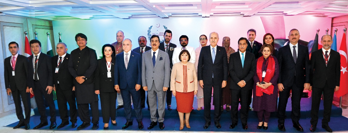 Islamabad 13.10.2025: Speaker National Assembly Sardar Ayaz Sadiq in a group photo with Speakers and Parliamentarians attending Third Trilateral Speakers meeting of Azerbaijan, Pakistan and Turkiye at Parliament House