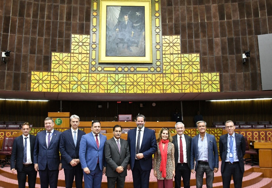 Islamabad 27-10-2025:Speaker National Assembly Sardar Ayaz Sadiq in a group photo  with Parliamentary delegation of European Parliamentary Committee on Development led by Ambassador of European Delegation Mr.Raimundas Karoblis at Parliament House