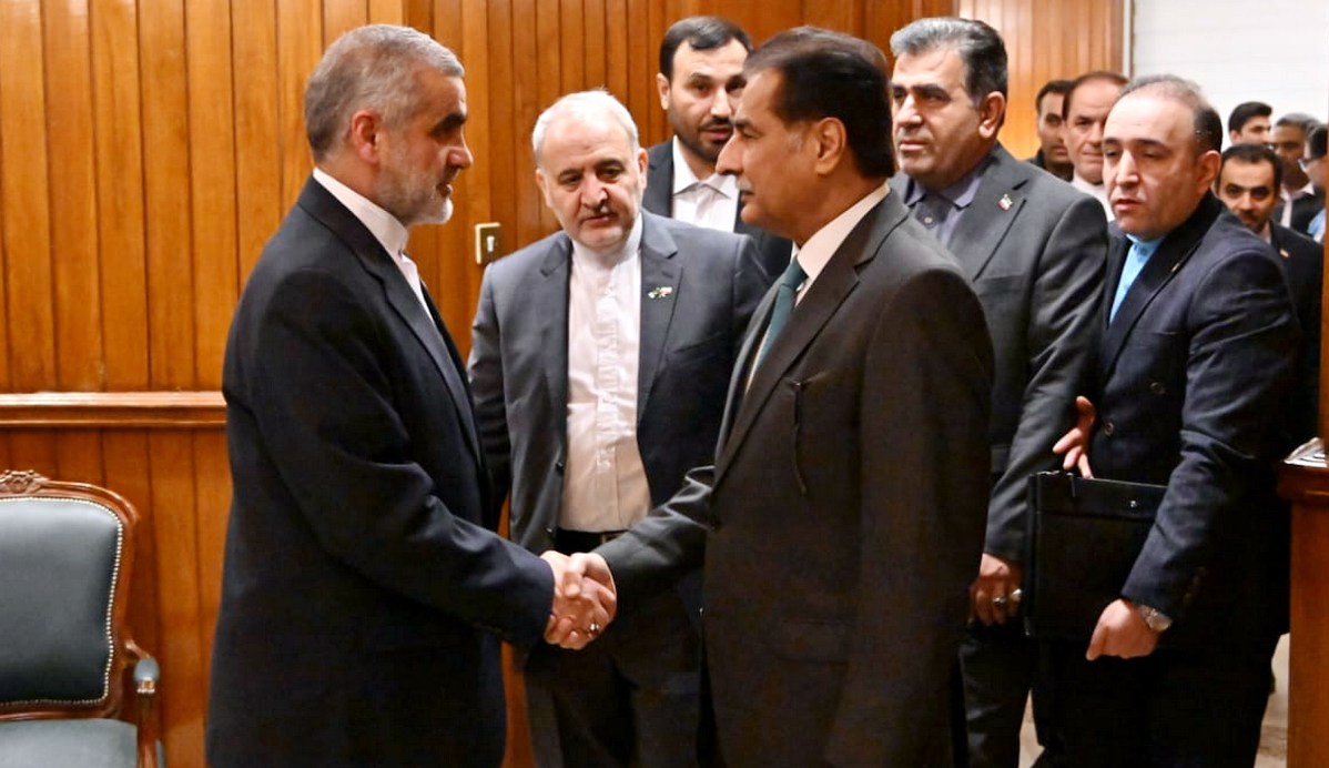 Islamabad 11.11.2025: Speaker National Assembly Sardar Ayaz Sadiq receiving Deputy Speaker Islamic Parliament of Iran Dr. Ali Nekzad Samarin at Parliament House.