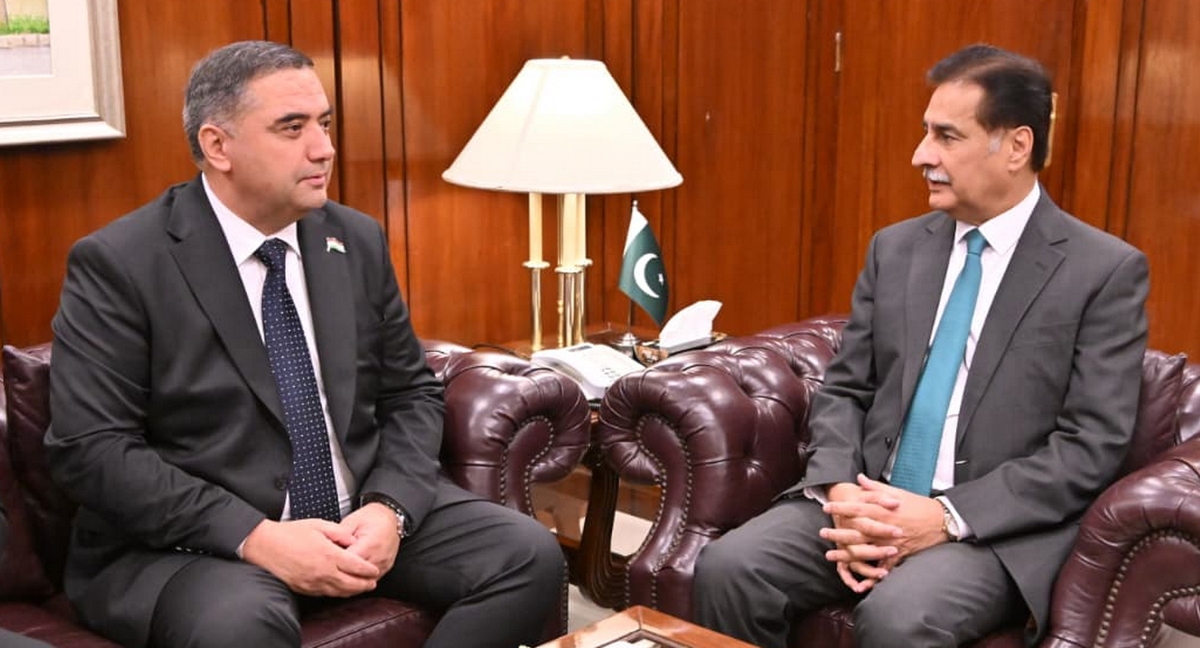 Islamabad 11.11.2025: Deputy Speaker Parliament of the Republic of Tajikistan Mr. Aziz Giyozoda called on Speaker National Assembly Sardar Ayaz Sadiq at Parliament House.