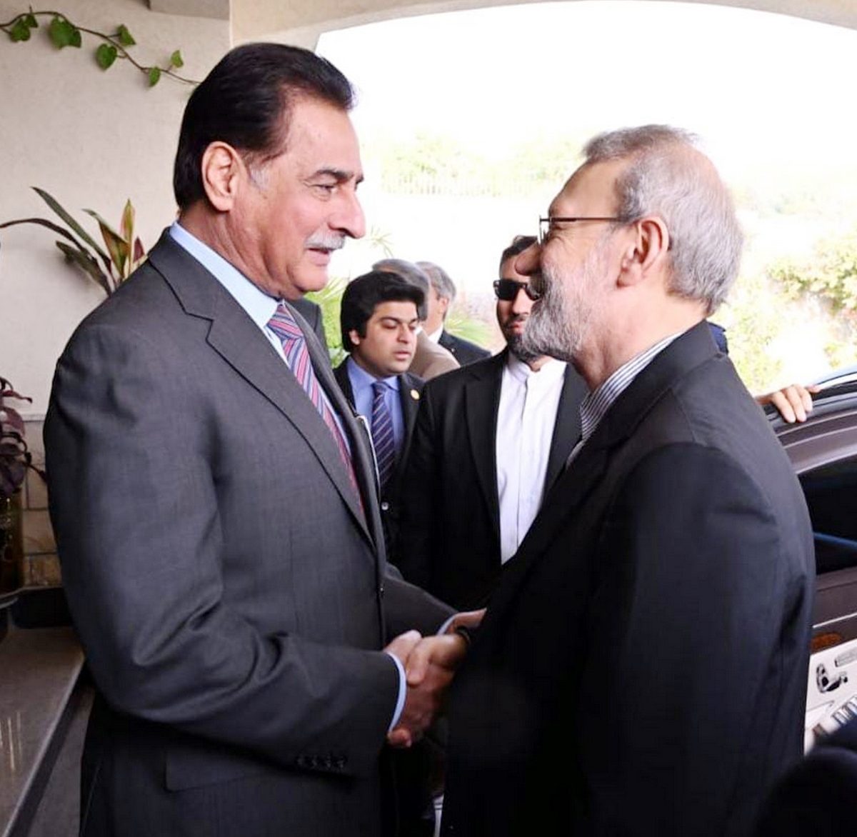 Islamabad 25.11.2025: Speaker National Assembly Sardar Ayaz Sadiq receiving Secretary of the Supreme National Security Council of Iran Dr. Ali Larijani.