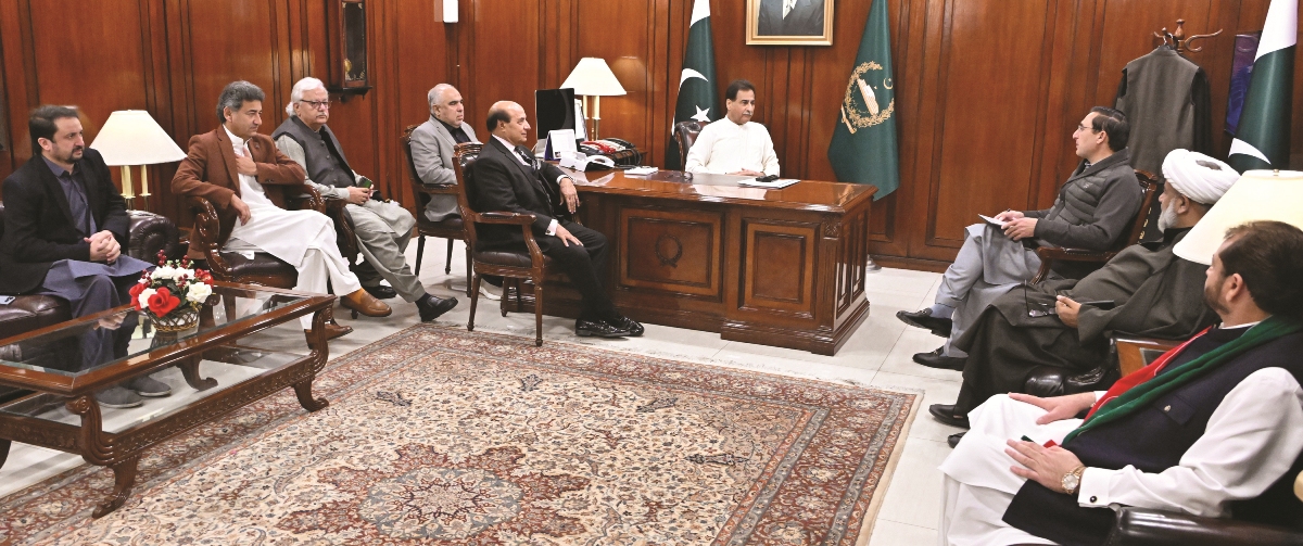 Islamabad 28.11.2025: Speaker National Assembly Sardar Ayaz Sadiq in a meeting with members of Opposition at Parliament House.
