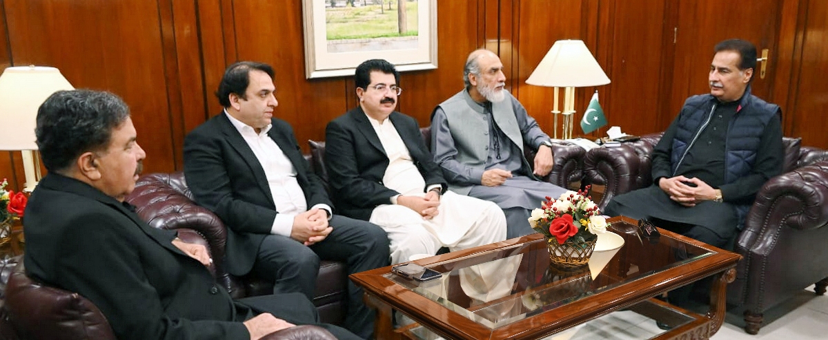 Islamabad 03.12.2025: Speaker National Assembly Sardar Ayaz Sadiq in a meeting with Governor Balochistan Sheikh Jaffar Khan Mandokhail, Federal Minister for Science & Technology Mr. Khalid Hussain Magsi & Former Chairman Senate Mr. Sadiq Sangrani at Parliament House.