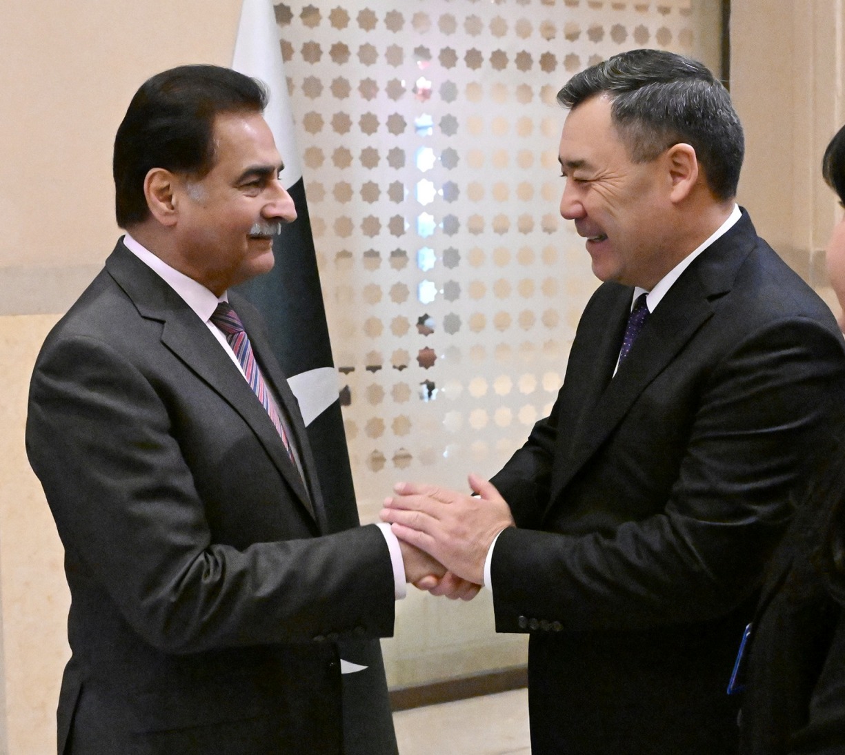 Islamabad 04.12.2025: Speaker National Assembly Sardar Ayaz Sadiq shaking hand with President of the Kyrgyz Republic, H.E Sadyr Japarov.