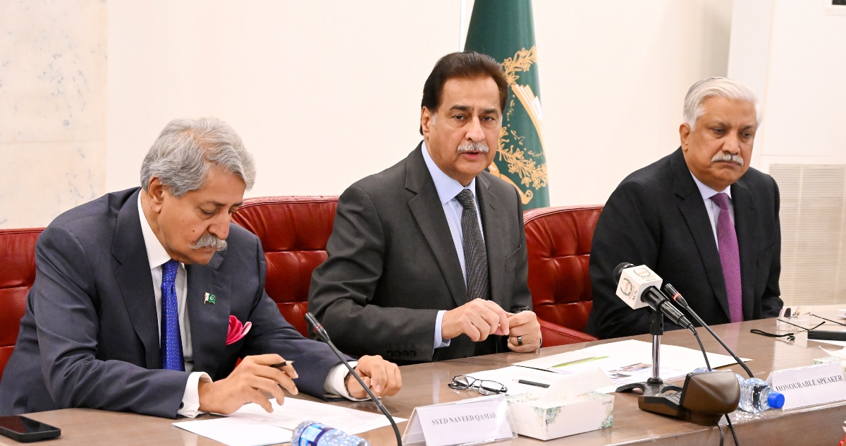 Islamabad 09.12.2025: Chairman Water and Power Development Authority (WAPDA) Lt. Gen. (R) Muhammad Saeed briefed to Speaker National Assembly Sardar Ayaz Sadiq and Members of National Assembly on the "Water Issues" in Pakistan at Parliament House