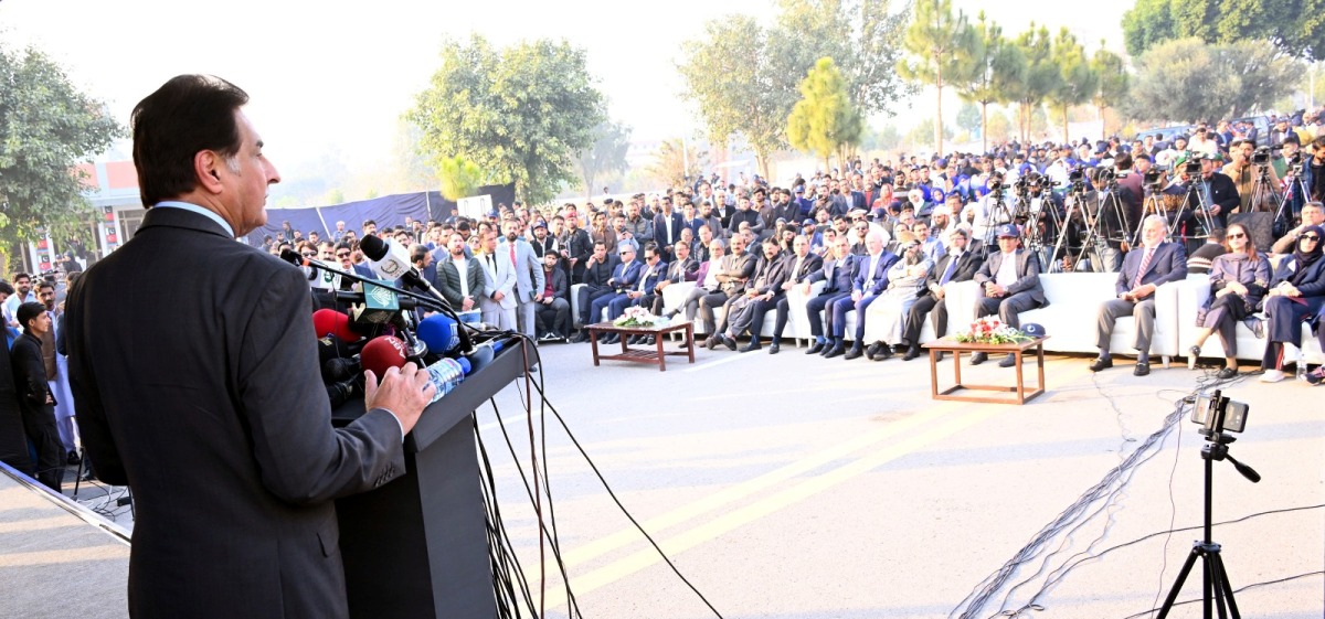 Islamabad 10.12.2025: Speaker National Assembly Sardar Ayaz Sadiq Addressing the Participants of "Awareness Walk against Corruption" at Pakistan Sports Complex.