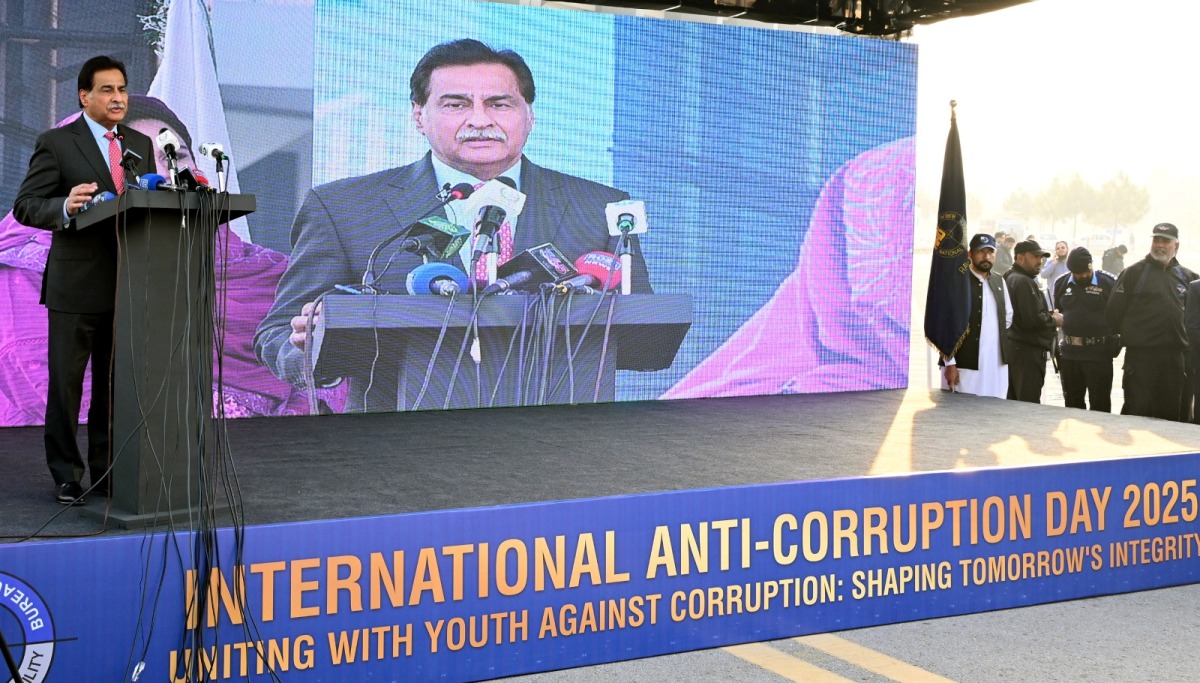 Islamabad 10.12.2025: Speaker National Assembly Sardar Ayaz Sadiq Addressing the Participants of "Awareness Walk against Corruption" at Pakistan Sports Complex.