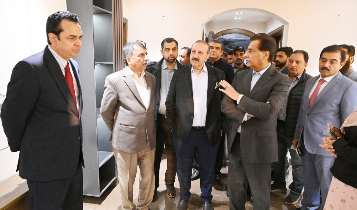 Islamabad 11.12.2025: Speaker National Assembly, Sardar Ayaz Sadiq, inspecting the construction work of the New Parliament Lodges Project.
