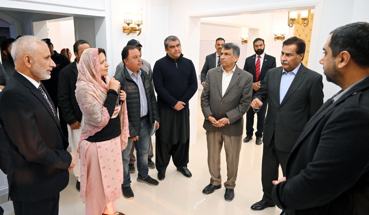 Islamabad 11.12.2025: Speaker National Assembly, Sardar Ayaz Sadiq, inspecting the construction work of the New Parliament Lodges Project.