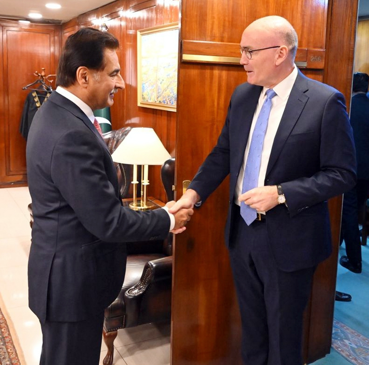 Islamabad 14.01.2026: Speaker National Assembly Sardar Ayaz Sadiq receiving High Commissioner of Australia Mr. Timothy Kane at Parliament House
