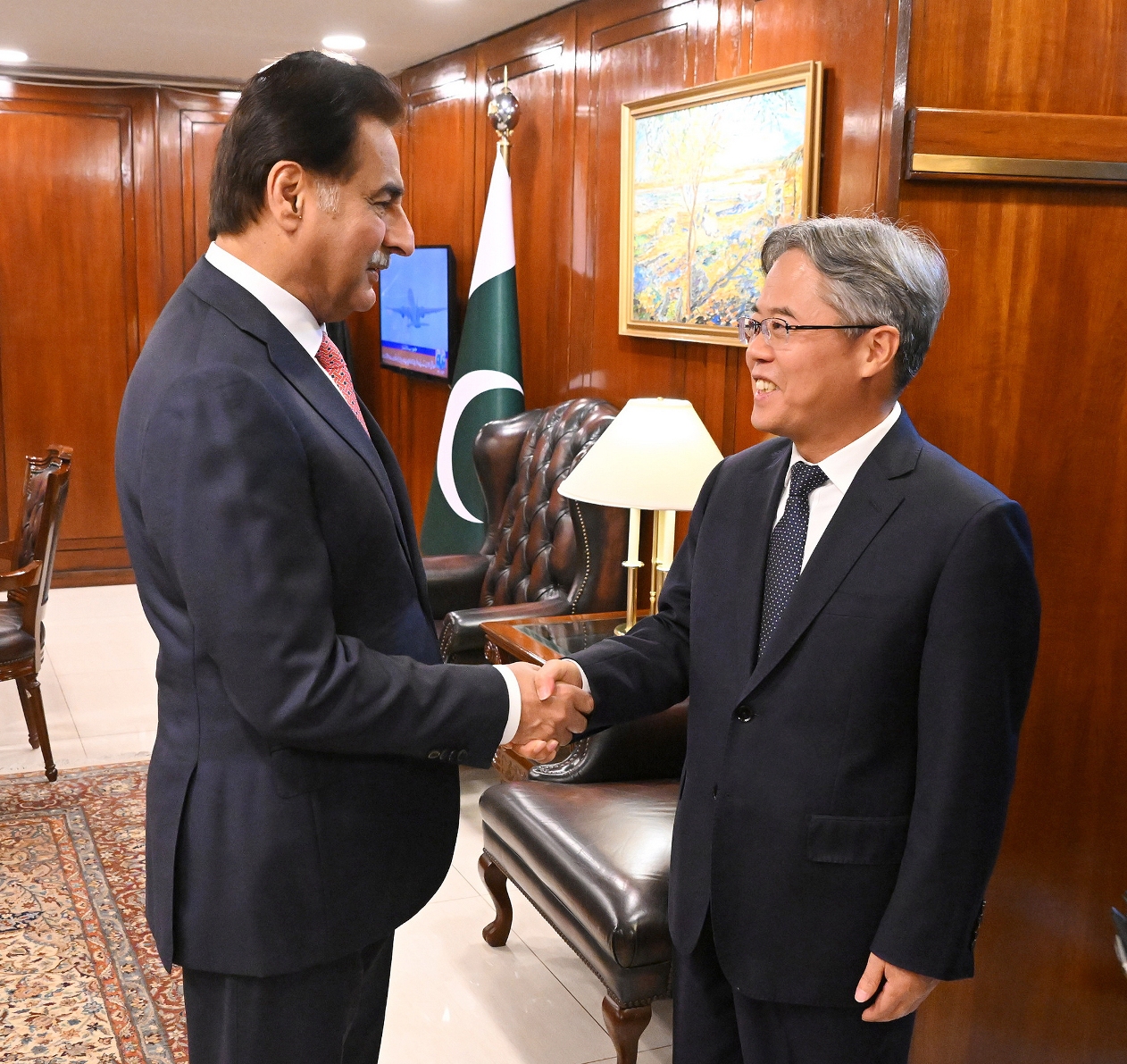 Islamabad 14.01.2026: Speaker National Assembly Sardar Ayaz Sadiq receiving Chinese Ambassador Mr. Jiang Zaidong at Parliament House.