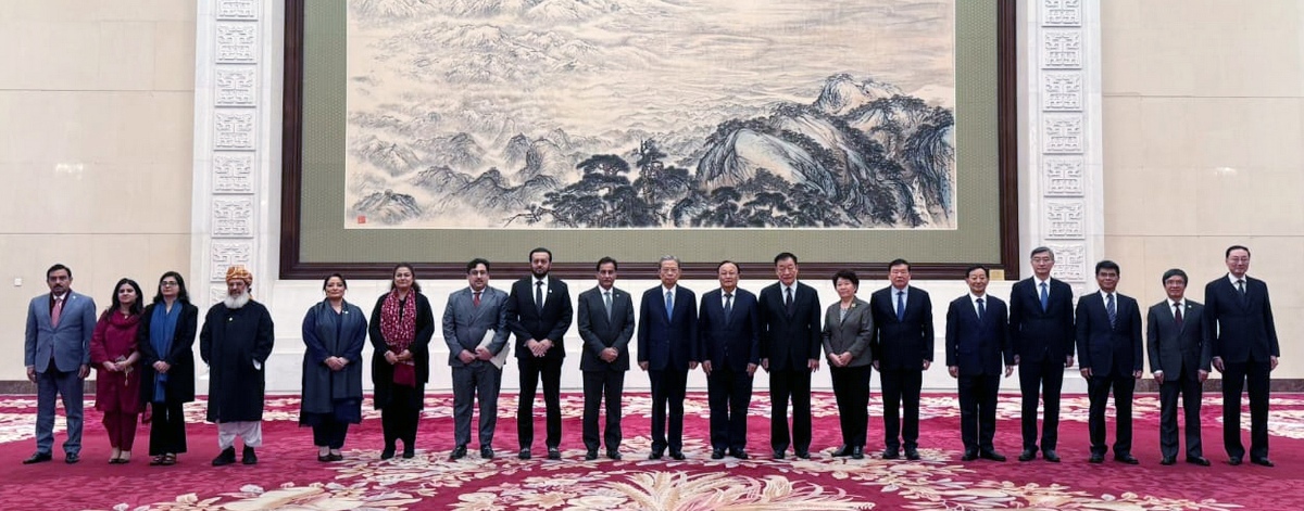 Beijing 20.01.2026: Pakistani Parliamentary delegation led by Speaker NA Sardar Ayaz Sadiq in a group photo with Chairman of the Standing Committee of China's National People's Congress (NPC) Mr.Zhao Leji during their official visit at Beijing , China