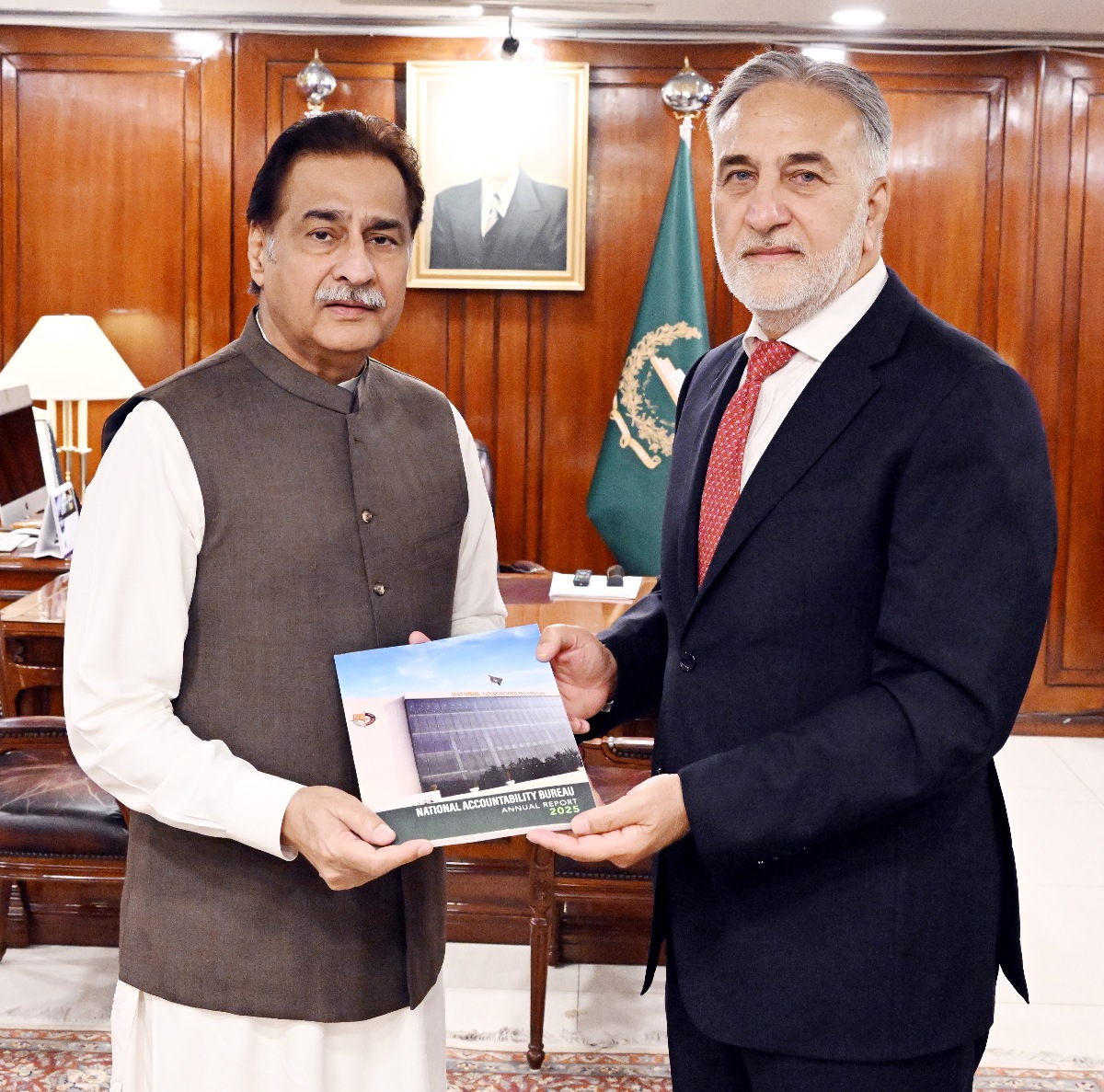 Islamabad 31.03.2026: Chairman NAB Lt. Gen. (R) Nazir Ahmed Butt presented NAB Annual Report – 2025 to Speaker National Assembly Sardar Ayaz Sadiq at Parliament House