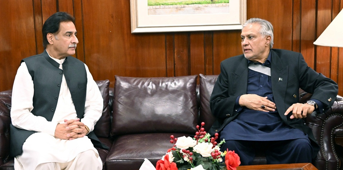 Islamabad 06.04.2026: Speaker National Assembly Sardar Ayaz Sadiq in a meeting with Deputy Prime Minister and Foreign Minister Senator Muhammad Ishaq Dar at Parliament House.