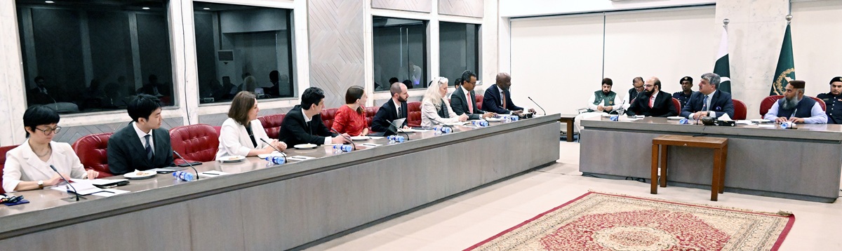 Islamabad 30.04.2026: Deputy Speaker National Assembly Syed Ghulam Mustafa Shah in a meeting with Delegation from UNICEF Global Initiative at Parliament House.