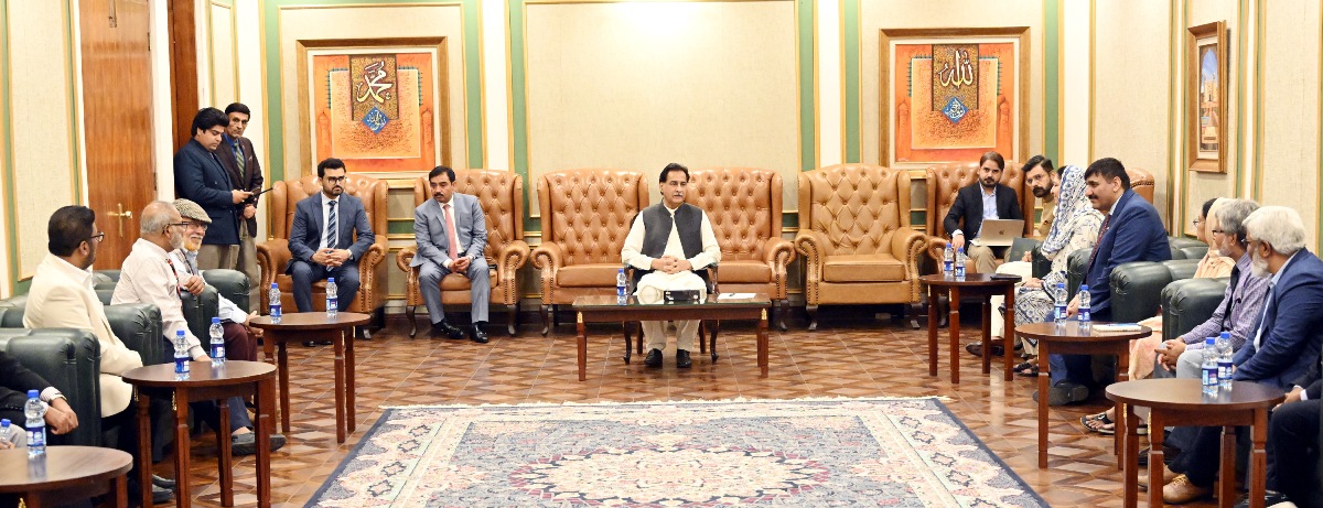 Islamabad 16.06.2026: Speaker National Assembly Sardar Ayaz Sadiq in a meeting with Bangladeshi delegation of members of Higher Education at Parliament House