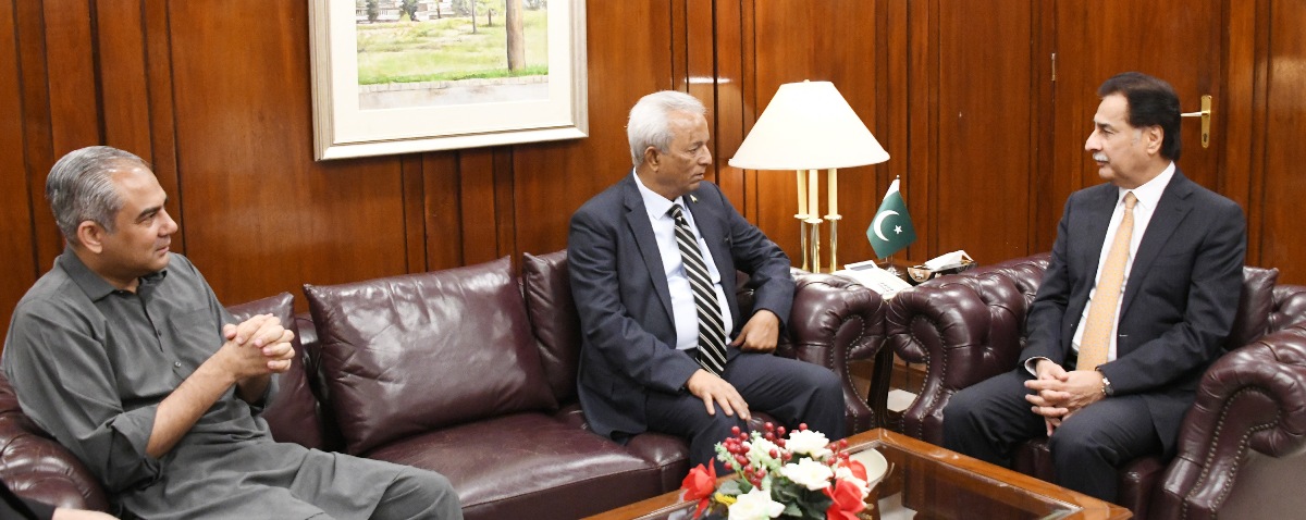 Islamabad 17.06.2026: Speaker National Assembly Sardar Ayaz Sadiq in a meeting with Governer Sindh Mr. Nehal Hashmi & Federal Minister for Interior and Narcotics Control Syed Mohsin Raza Naqvi at Parliament House