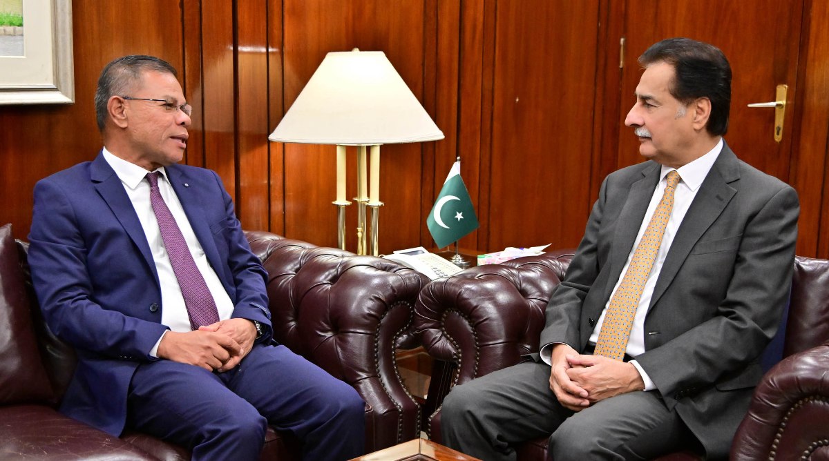 Islamabad 21.08.2026: Malaysian Parliamentary Delegation led by Minister for Interior Mr. Saifuddin Nasution bin Ismail called on Speaker National Assembly Sardar Ayaz Sadiq at Parliament House.