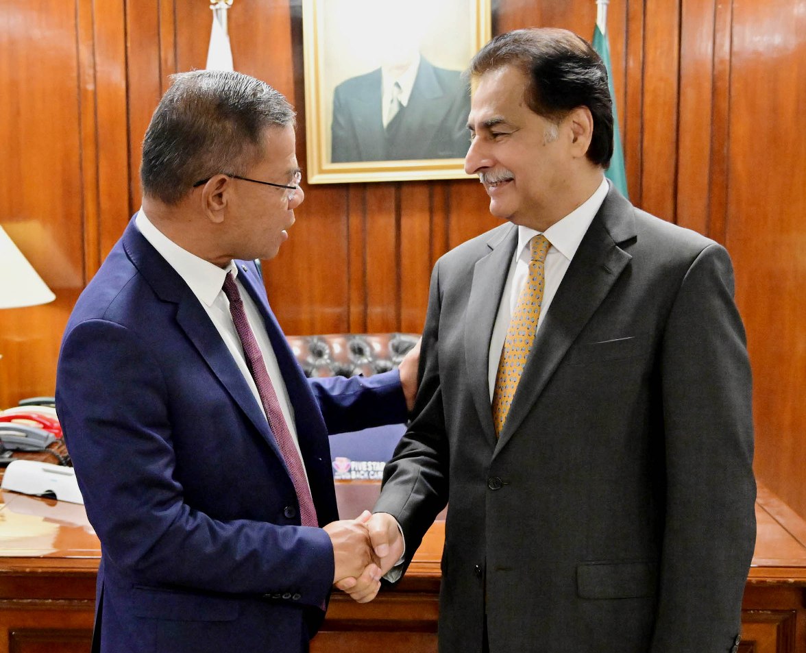 Islamabad 21.08.2026 : Speaker National Assembly Sardar Ayaz Sadiq receiving Malaysian Minister for Interior Mr. Saifuddin Nasution bin Ismail at Parliament House.