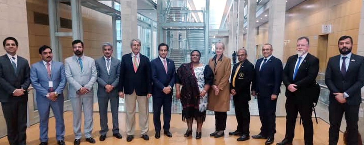 Islamabad 17.09.2026:Pakistani Parliamentary delegation headed by Speaker NA Sardar Ayaz Sadiq in a group photo with Speaker of the NA of South Africa, Mrs. Angela Thokozile Didiza, on the sidelines of the 69th CPA conference in Cape Town, South Africa